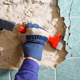 Демонтаж старого кафеля в ванной Краснодаре